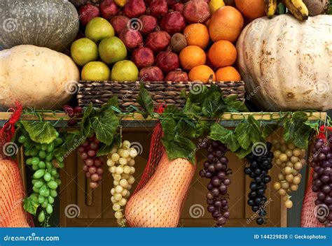 Verduras Y Frutas Org Nicas Frescas En Estante En El Supermercado Al