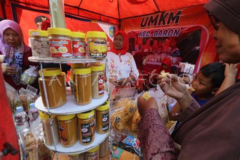 Pameran Produk Umkm Unggulan Di Nganjuk Antara Foto