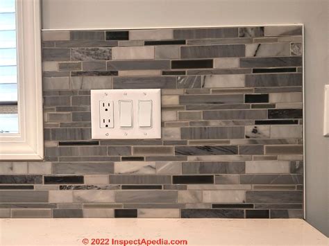 Ceramic Tile Backsplash Choices And Installation How To Select And Install A Ceramic Tile Or Glue