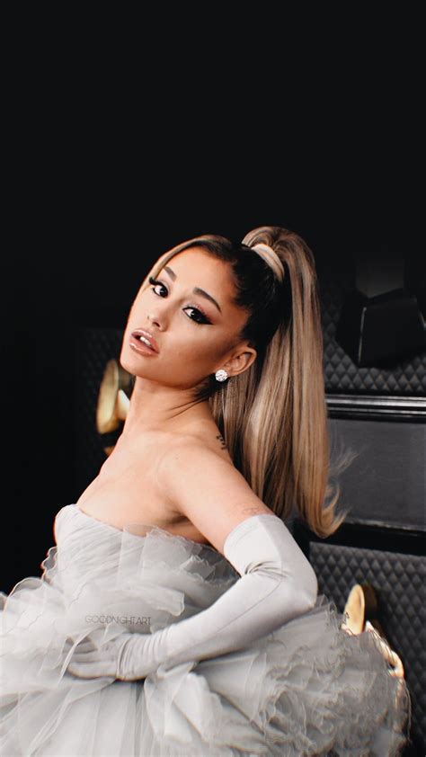 Ariana Grande Aesthetic Wallpaper