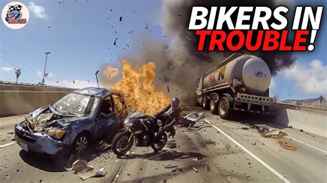 30 CRAZY EPIC Insane Motorcycle Crashes Moments Of The Week Cops Vs