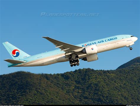 HL8226 Korean Air Boeing 777 FB5 Photo By Metal Birds And Feather Birds