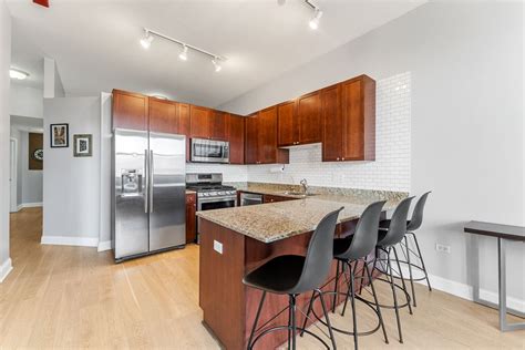 S Michigan Ave Apt Chicago Il Mls Zillow