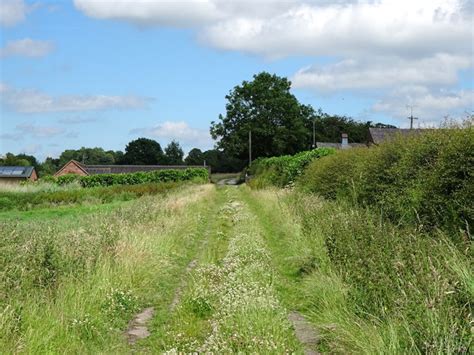 Approaching Woodheadhall Farm On The Ian Calderwood Cc By Sa 2 0