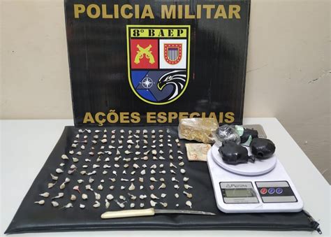 Com Apoio De Cadela De Faro Pm Localiza Drogas E Prende Homem Em