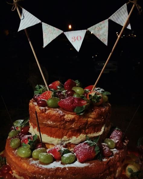 Naked cake aniversário 30 anos Naked cake Aniversario 30 anos