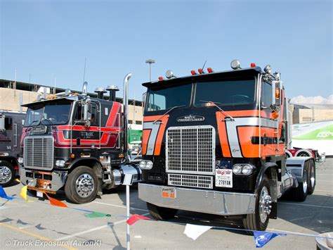 White Freightliner Flp Powerliner Mid America Trucking Sho Flickr