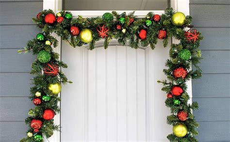 How To Decorate An Outdoor Christmas Garland At Norbert Walsh Blog