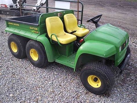 42 John Deere 6x4 Gator Whydraulic Dump Bed Lot 42