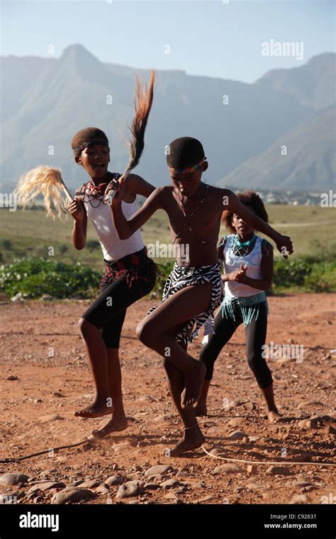 Xhosa dance hi-res stock photography and images - Alamy