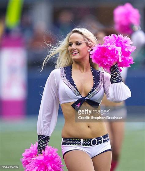 Seattle Seahawks Cheerleaders Photos and Premium High Res Pictures - Getty Images