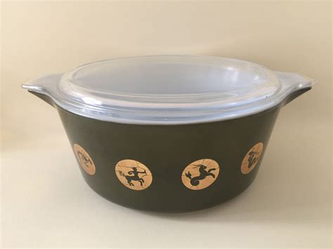 Vintage Pyrex Zodiac 475 B 2 1 2 Qt Round Casserole Etsy Australia