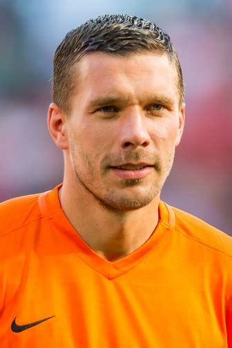 Lukas Podolski Hat Einen D Ner Laden In K Ln Er Ffnet