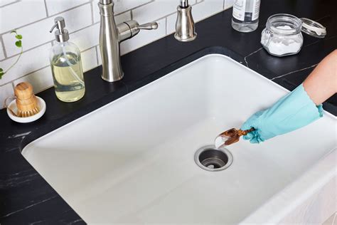 How To Clean A Kitchen Sink And Drain