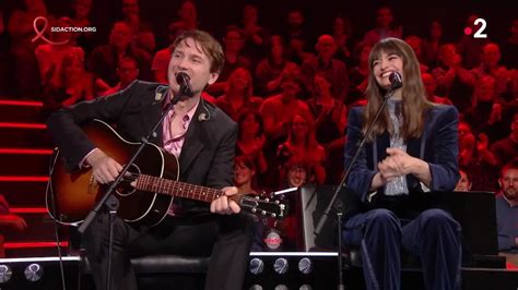 Vidéo Clara Luciani et son compagnon Alex Kapranos étaient réunis sur