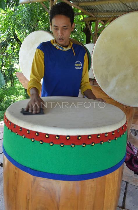 Perajin Bedug Barongsai Antara Foto