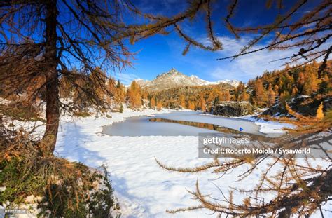 Lake Mufulè In Autumn Malenco Valley Italy High-Res Stock Photo - Getty ...