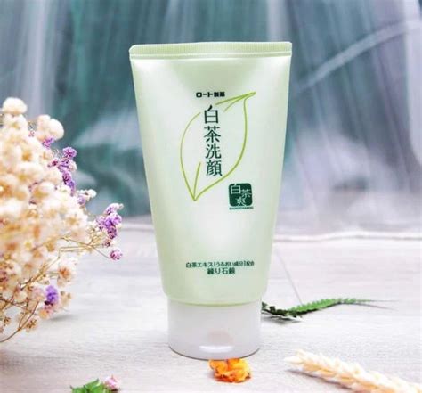 top  sua rua mat nhat ban tot nhat hien nay lam sach dau thua ba