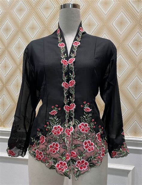 Kebaya Nyonya Plus Size Hitam IK1525 6XL BUTIK KEBAYA NYONYA