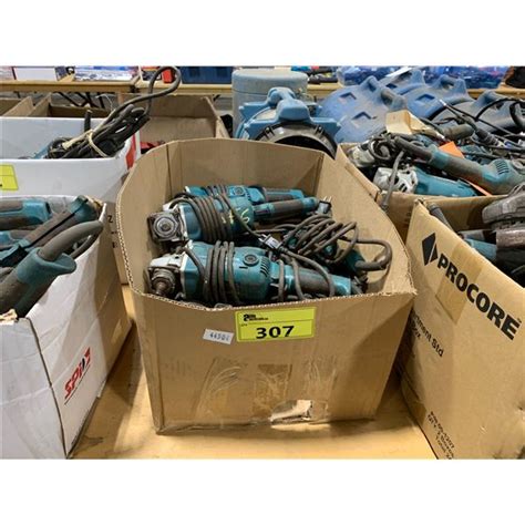 BOX OF ASSORTED ELECTRIC MAKITA HAND TOOLS - Able Auctions