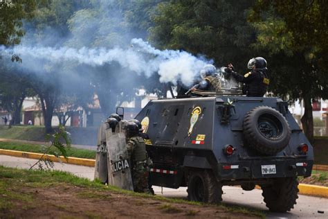 Las Protestas Y Las Denuncias Contra La Policía En Perú Le Suman