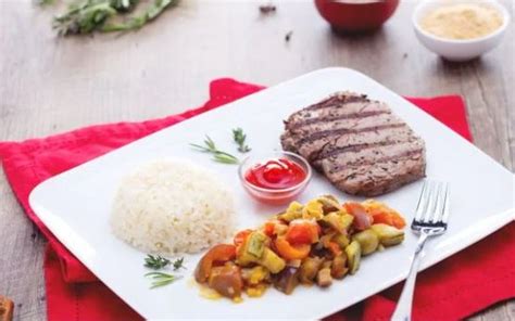 Carne Asada Con Especias Arroz Pilaf Y Verduras Simplemente Recetas