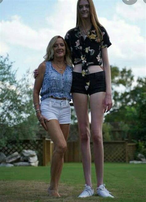 Texas Teen Maci Currin Breaks Guinness World S 🌎 Record For Being The Tallest Teen With Longest