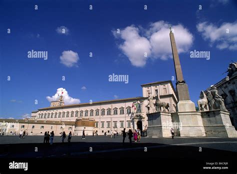 Italy Rome Fountain Of Monte Cavallo And Palazzo Del Quirinale