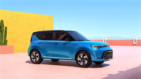 Kia Soul 2023 color azul con diseño renovado lateral con nuevos rines