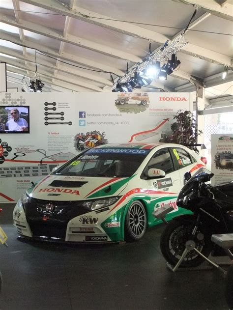 Tiago Monteiro S Castrol Honda Wtcc Civic Honda Civic Grand Prix