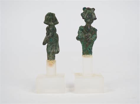 Lot De Deux Statuettes En Bronze DOsiris Et Harpocrate Egypte Basse