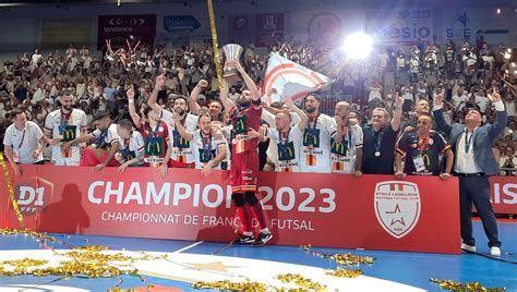 Brillante LÉtoile Lavalloise Sacrée Championne De France De Futsal