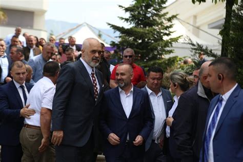 Edi Rama Mbledh Sot Kryebashkiak T Dhe Ministrat N Shkod R Politik