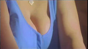 Caliente Mallu Sharmili Aunty Seduciendo Joven Sirviente Con Sus Tetas XVIDEOS