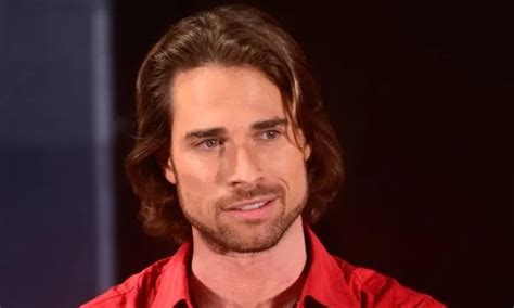 Sebastián Rulli se sometió a un radical cambio de look y ahora luce así