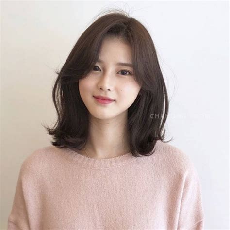 Korean Short Haircuts For Round Faces Short Hair With Bangs Korean