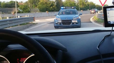 Rare Passaggio Della Polizia Stradale In Emergenza Youtube