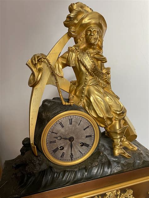 Horloge en bronze doré Napoléon III XIX ème siè Antikeo