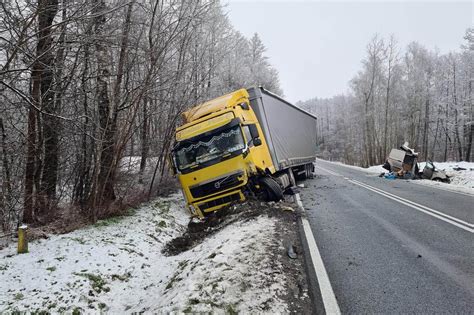 Gro Ny Wypadek Na Trasie Z Tarnowa Do D Browy Tarnowskiej