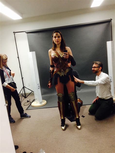 PHOTO: Gal Gadot's early costume testing for Wonder Woman : r/DC_Cinematic