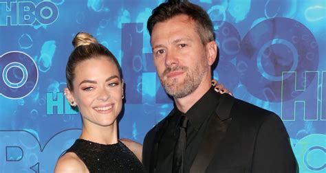 Jaime King Hubby Kyle Newman Couple Up At Hbos Emmys After Party