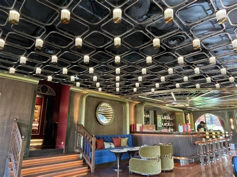 oss bar chill  afternoon tea  jim thompson  house