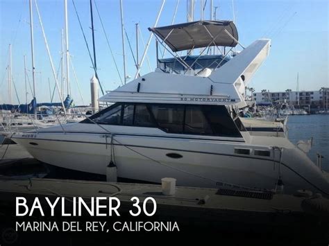 30 Foot Bayliner 30 30 Foot Bayliner Motor Boat In Marina Del Rey Ca