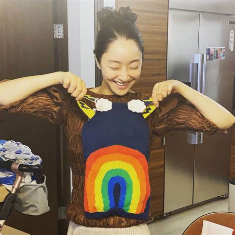 ソ・ヒョリムさんのインスタグラム写真 ソ・ヒョリムinstagram「저 옷을 보고 안 살 수 없었다는 레인보우