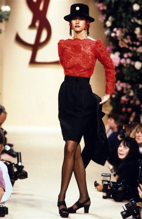 Paris Fashion Week History: Gorgeous Vintage Photos Show The Catwalk ...