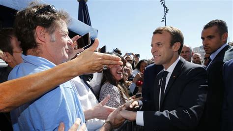 Jo Bain De Foule Pour Macron Sur Le Site De Voile Marseille