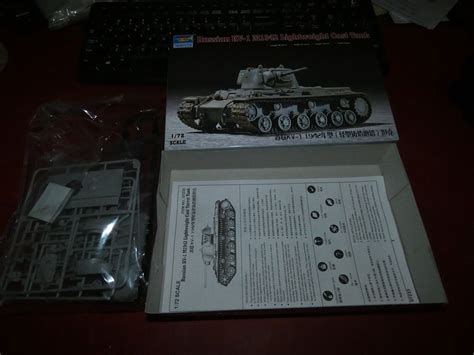 1 72 Scale Trumpeter Russian KV 1 M1942 Lightweight Cast Turret Tank