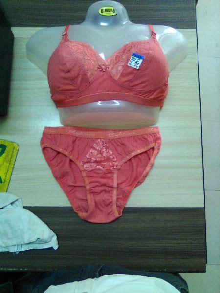 Ladies Bra Panty Set Feature Anti Wrinkle Comfortable Easily