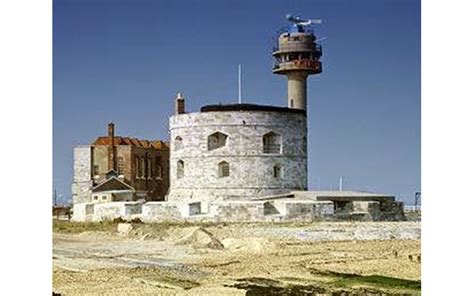 Calshot Castle Info | Hampshire, England