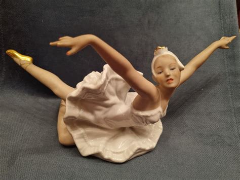 Porcelanowa Figurka Baletnicy Gliwice Sikornik Olx Pl